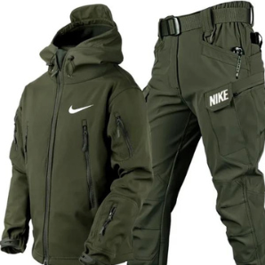 Nike - Tuulitakki ja housut